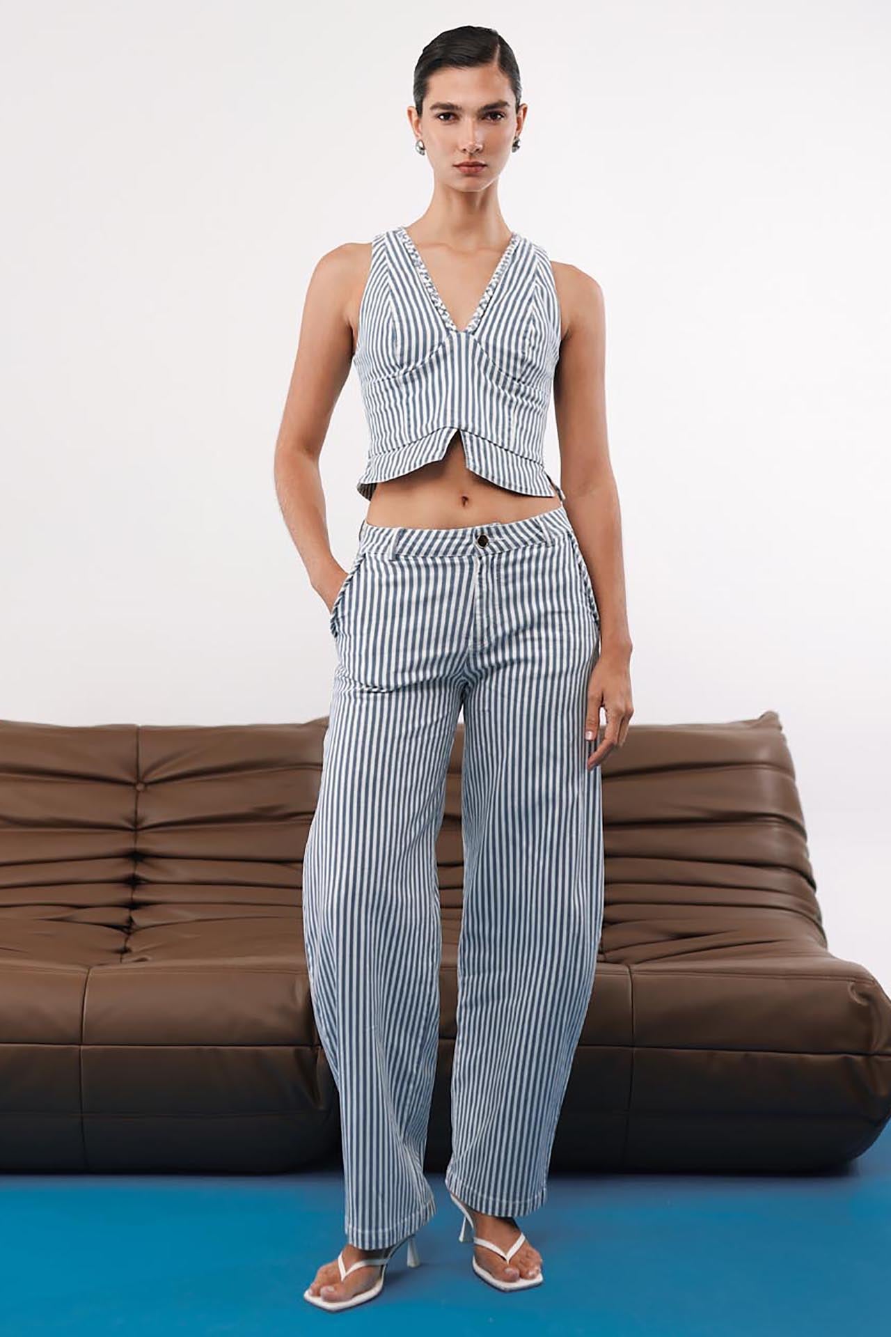 THE JONES TOP